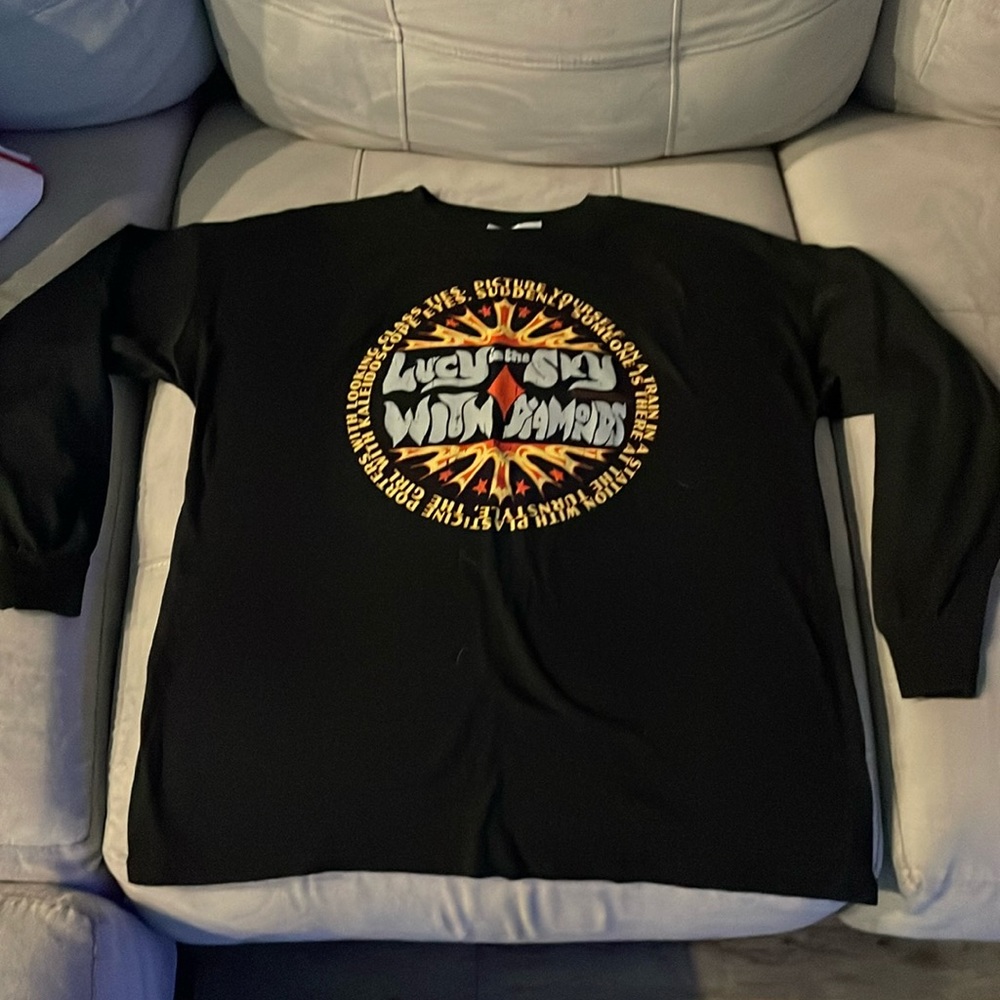 Long sleeve t-shirt “Lucy in the Sky with diamonds”.
